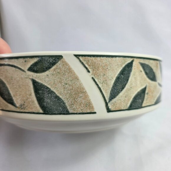 Mikasa Nature's Song Intaglio 8 Inch Vegetable Beige with Green Leaves - Picture 6 of 10